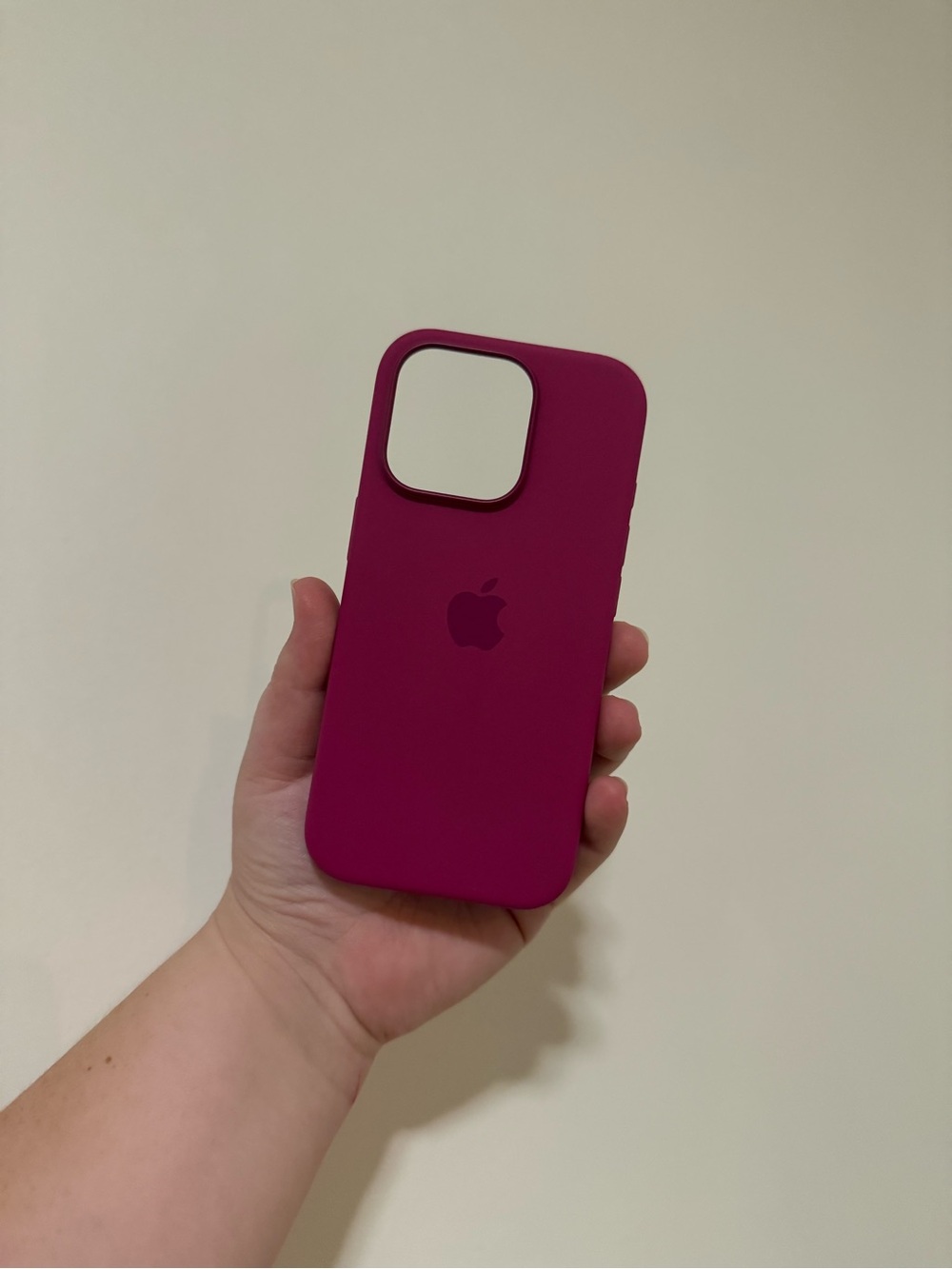 Apple Silicone iPhone 16 Pro Case in Magenta Pink